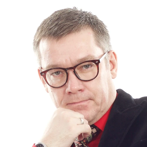Диктор Андрей Петеляев