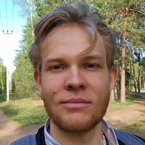 Диктор Алексей Ядренников