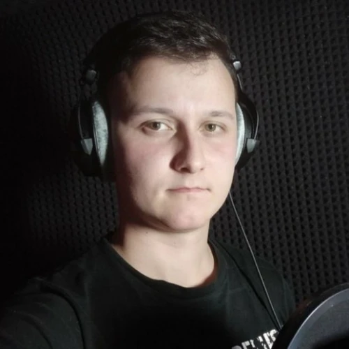 Диктор Андрей Маслов
